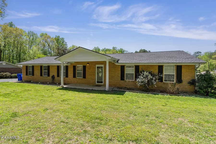 204 Indian Lane, Harriman, TN 37748