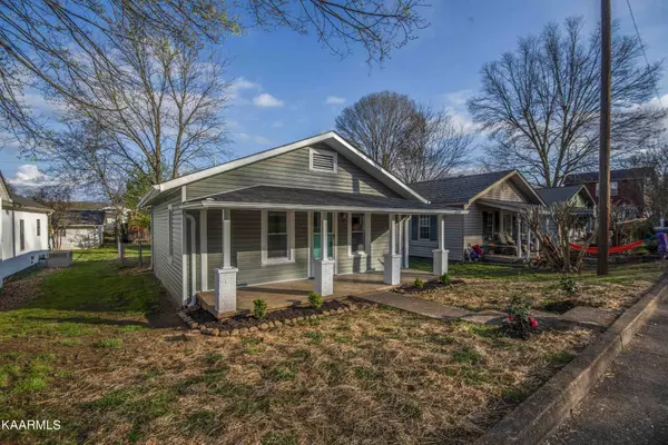 903 Maple St, Lenoir City, TN 37771