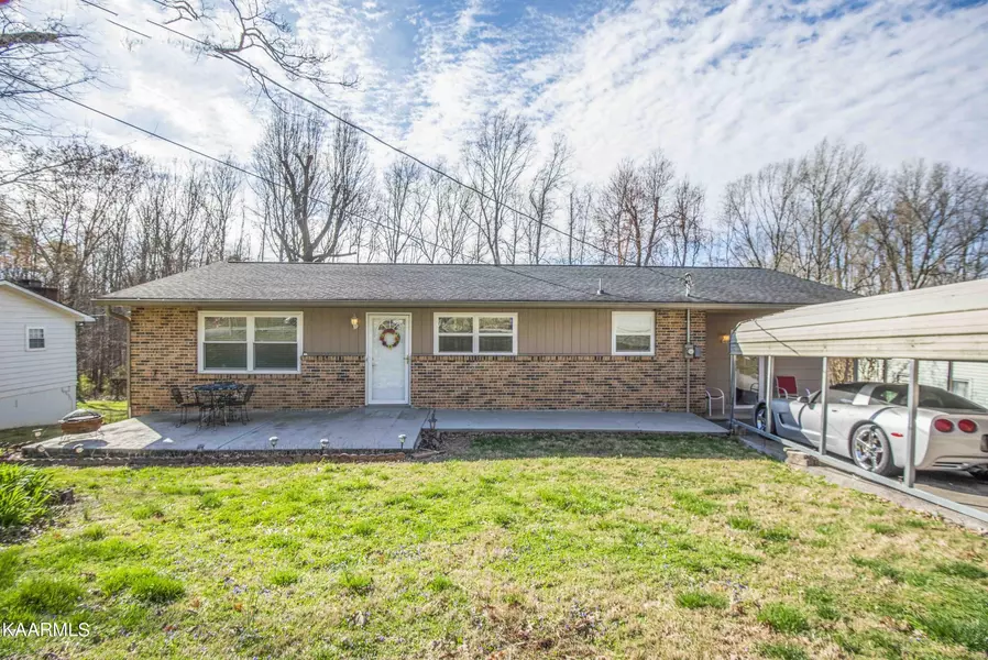 210 Montcrest Drive, Harriman, TN 37748