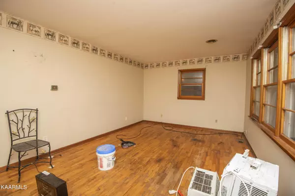 Philadelphia, TN 37846,1216 Spring St