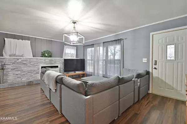 Lenoir City, TN 37771,604 W 7th Ave