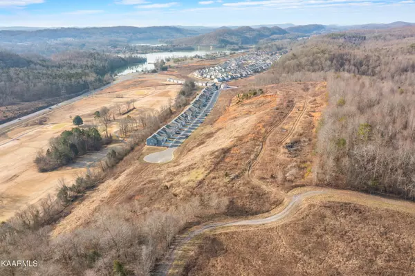 206 Edgemoore Rd, Oak Ridge, TN 37830