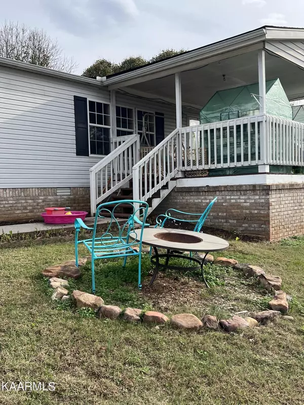 Greenback, TN 37742,957 Cloyds Church Rd.