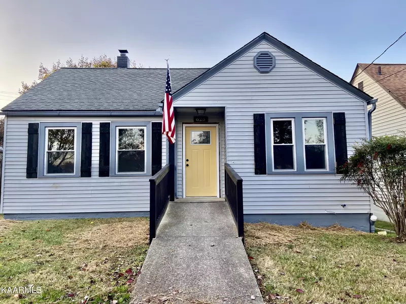 625 Unaka St, Harriman, TN 37748