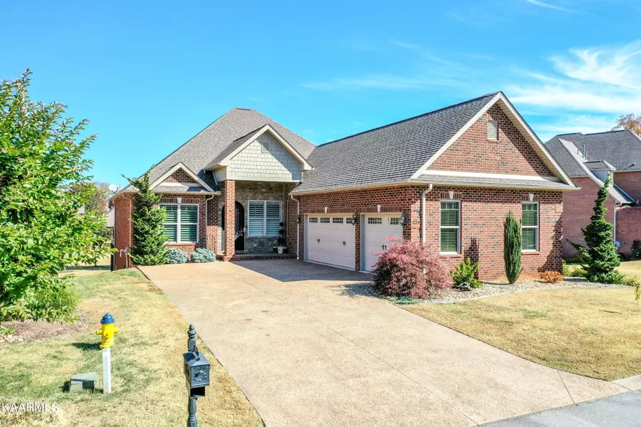 224 Savannah Park Drive, Maryville, TN 37803