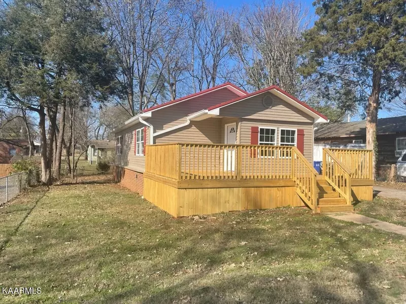 134 W Watt St, Alcoa, TN 37701