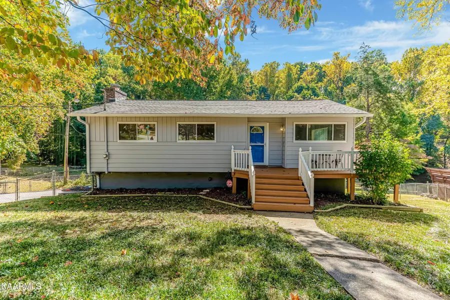 605 S Gallaher View Rd, Knoxville, TN 37919