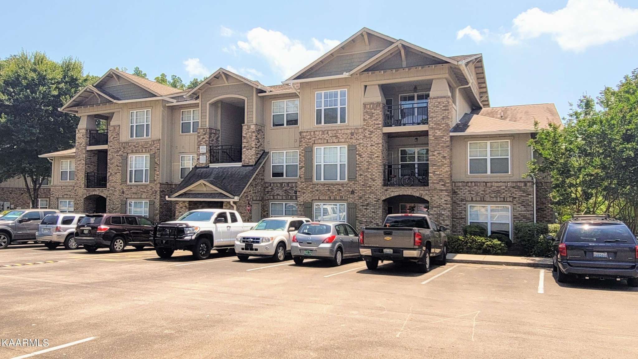 3934 Cherokee Woods Way #APT 304, Knoxville, TN 37920