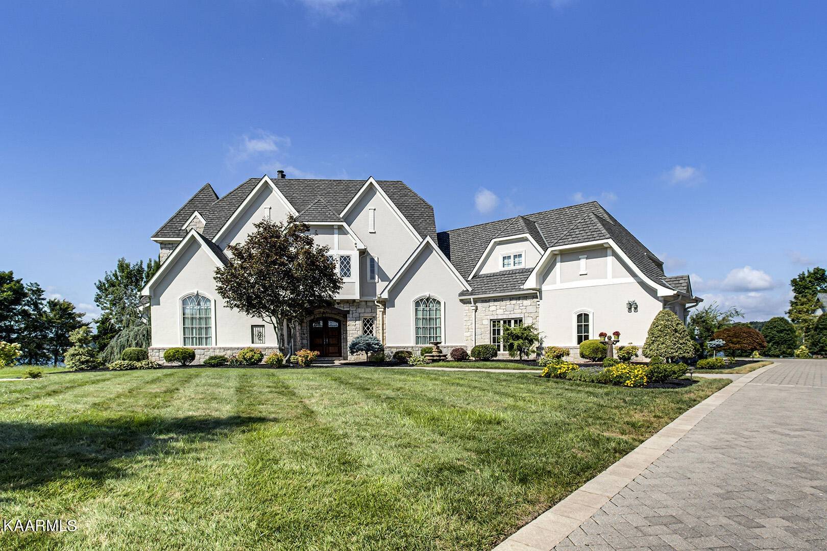 1199 Edgewater Way, Lenoir City, TN 37772