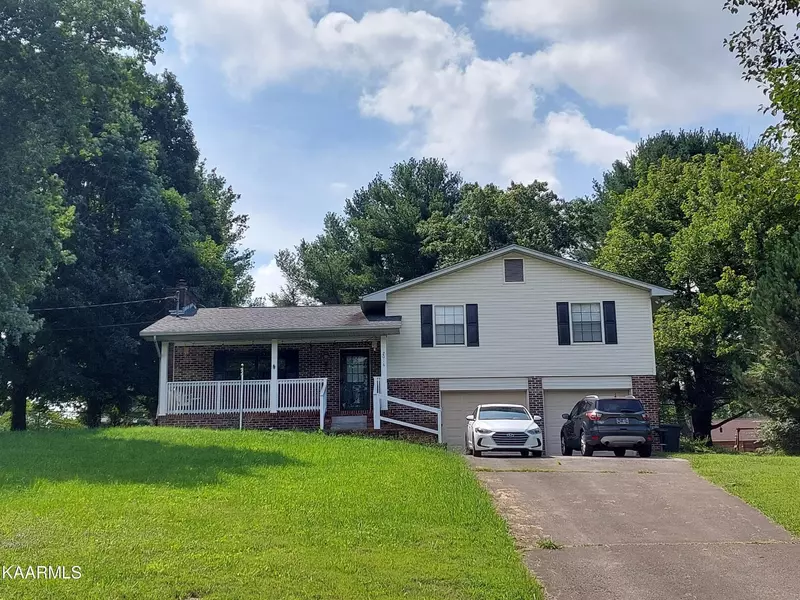 2016 Colonial Circle, Maryville, TN 37803