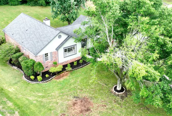 442 Dairy Lane, Lenoir City, TN 37772