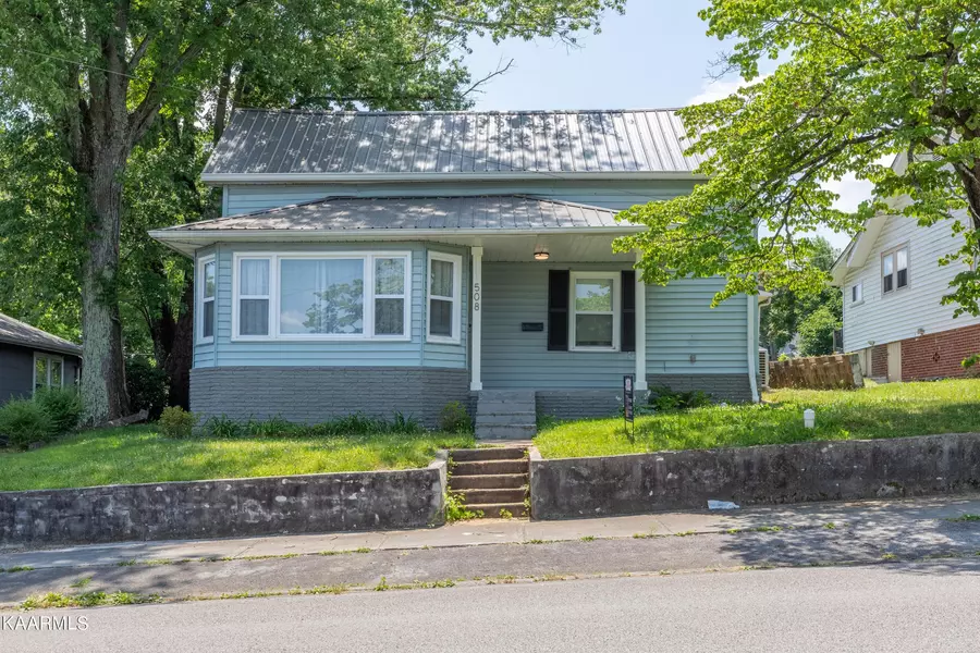 508 W 5th Ave, Lenoir City, TN 37771