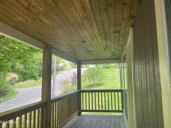 Lenoir City, TN 37771,703 N D St