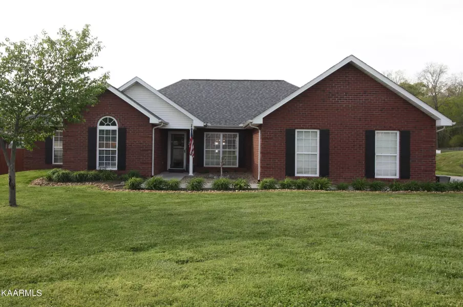 221 Edinburgh Drive, Lenoir City, TN 37771
