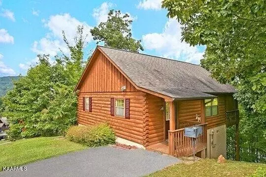 1647 Raccoon Den Way, Sevierville, TN 37862