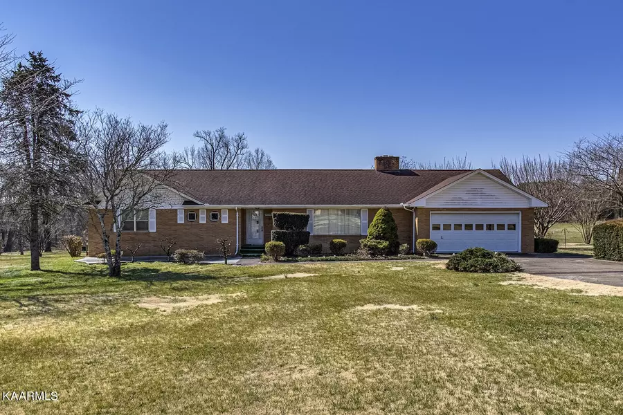 1755 Mountain View Rd, Lenoir City, TN 37771