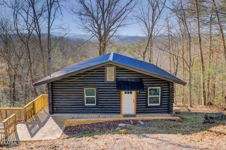 1065 Shell Mountain Rd, Sevierville, TN 37876