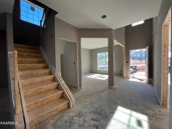 Knoxville, TN 37922,9725 Walking Stick Lane