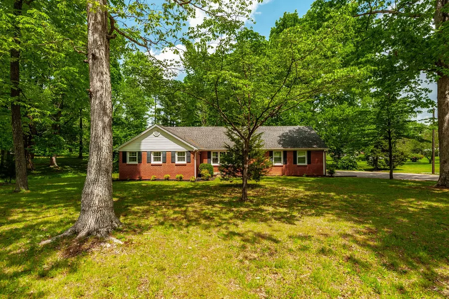 800 Sylvian Dr, Lafayette, TN 37083