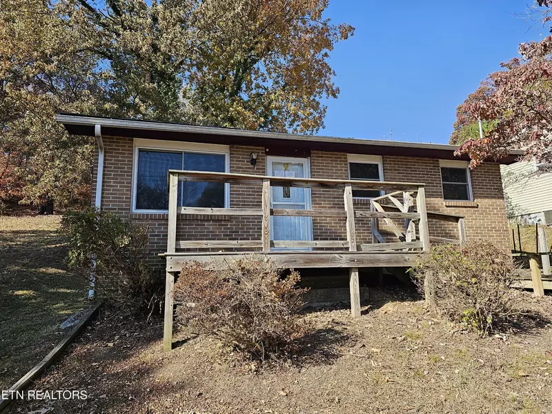 611 W 4Th Ave, Lenoir City, TN 37771