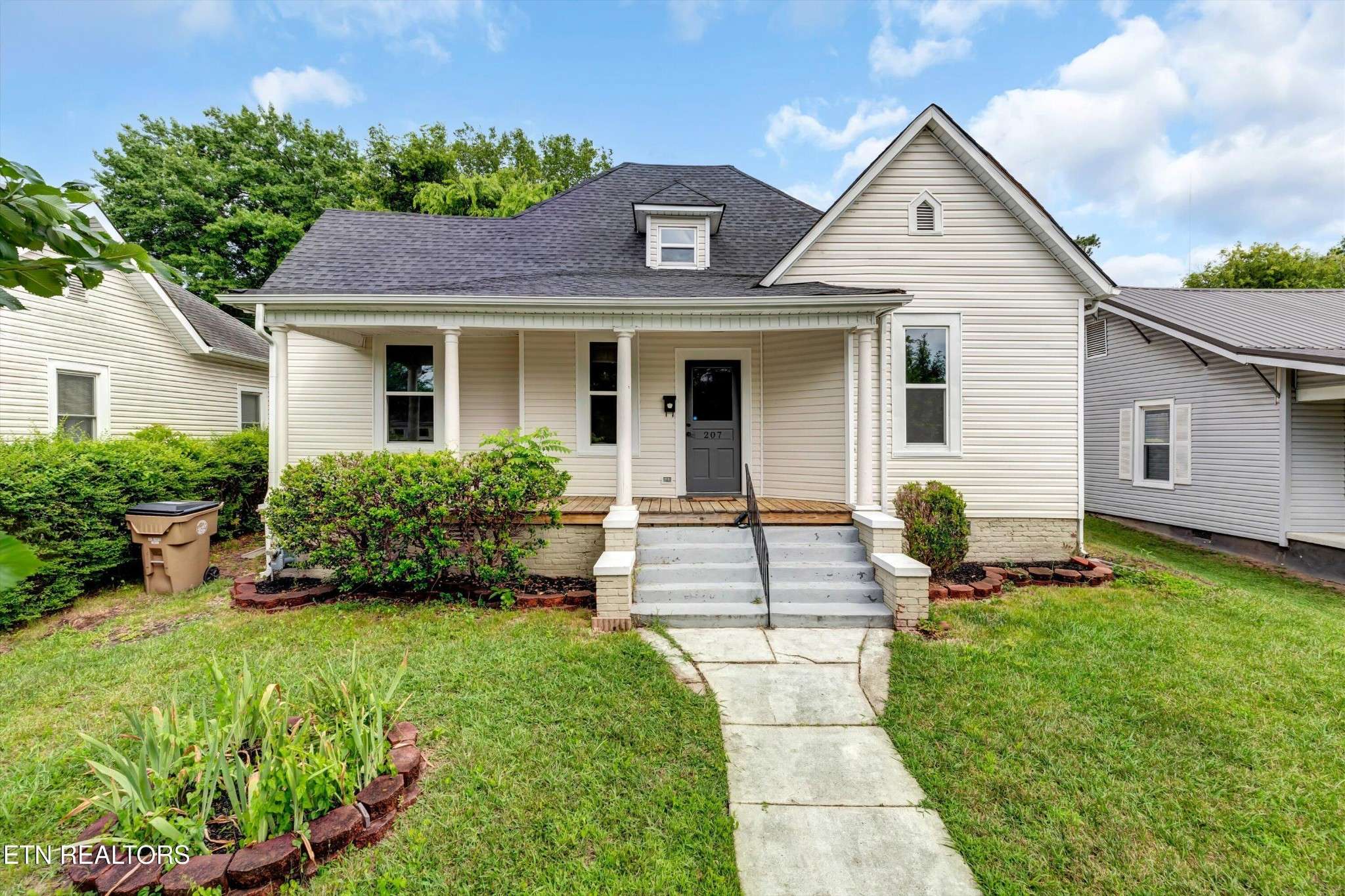 207 E Caldwell Ave, Knoxville, TN 37917