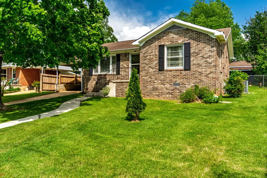 801 1st Ave, Fayetteville, TN 37334