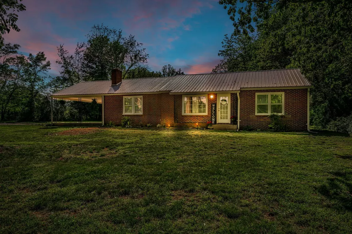 Charlotte, TN 37036,1025 Greenwood Rd