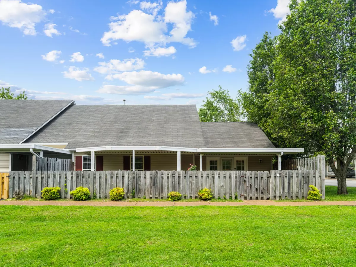 Hermitage, TN 37076,135 Lake Chateau Dr