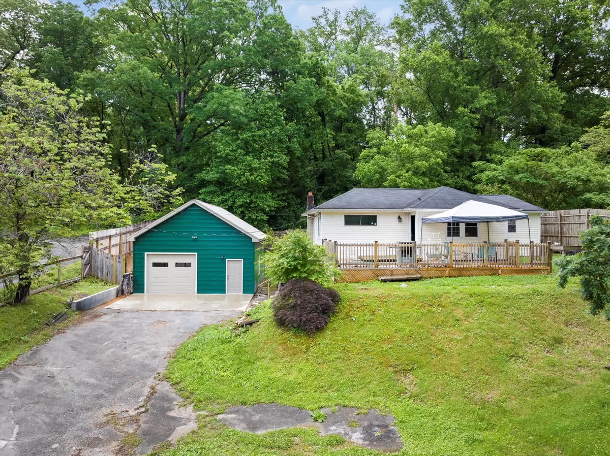 Chattanooga, TN 37405,523 Hedgewood Drive