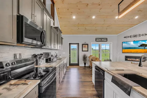 Sparta, TN 38583,941 Jim Hennessee Rd