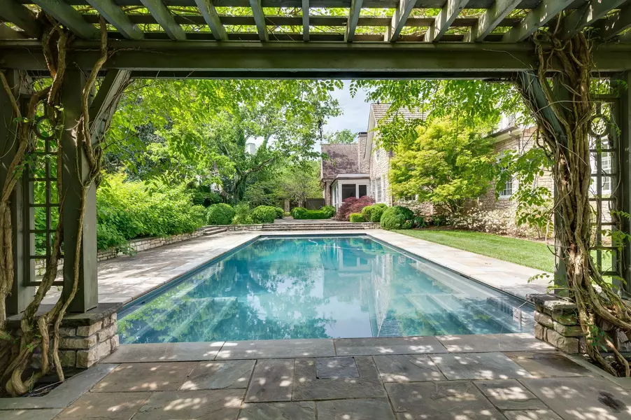 4501 Harpeth Hills Dr, Nashville, TN 37215
