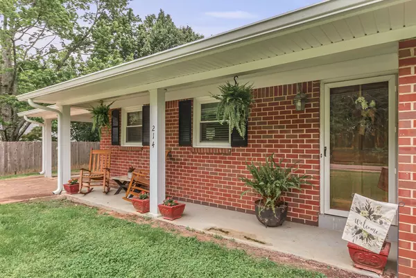 Hohenwald, TN 38462,214 Lakeview Dr