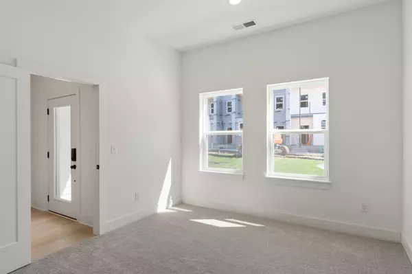 Nashville, TN 37214,550 Markham St #19