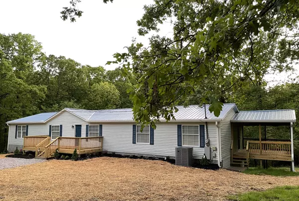 2061 Little Hurricane Creek, Mc Ewen, TN 37101