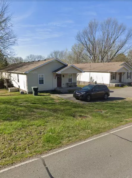 114 W Hillcrest Dr, Springfield, TN 37172