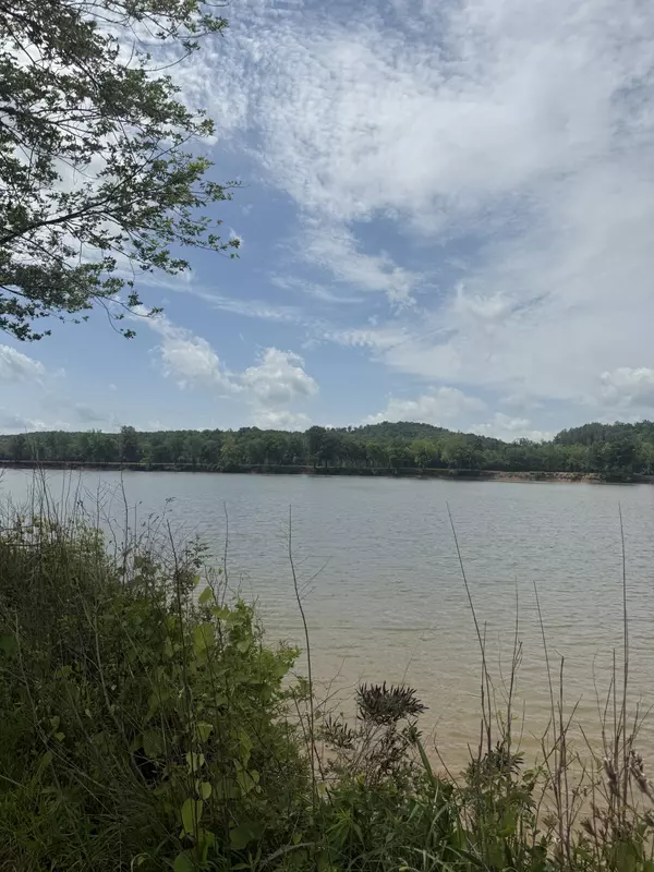 Clifton, TN 38425,167 Hardin Bottom River Rd