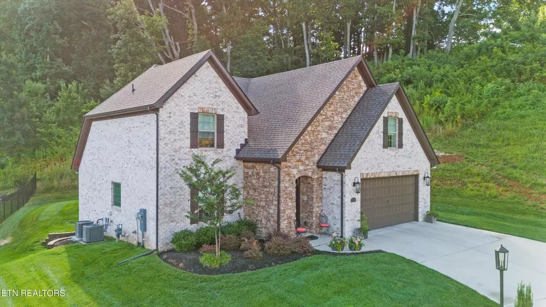 1116 Westland Creek Blvd, Knoxville, TN 37923