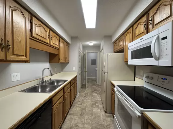 Dickson, TN 37055,811 Highway 70 #E