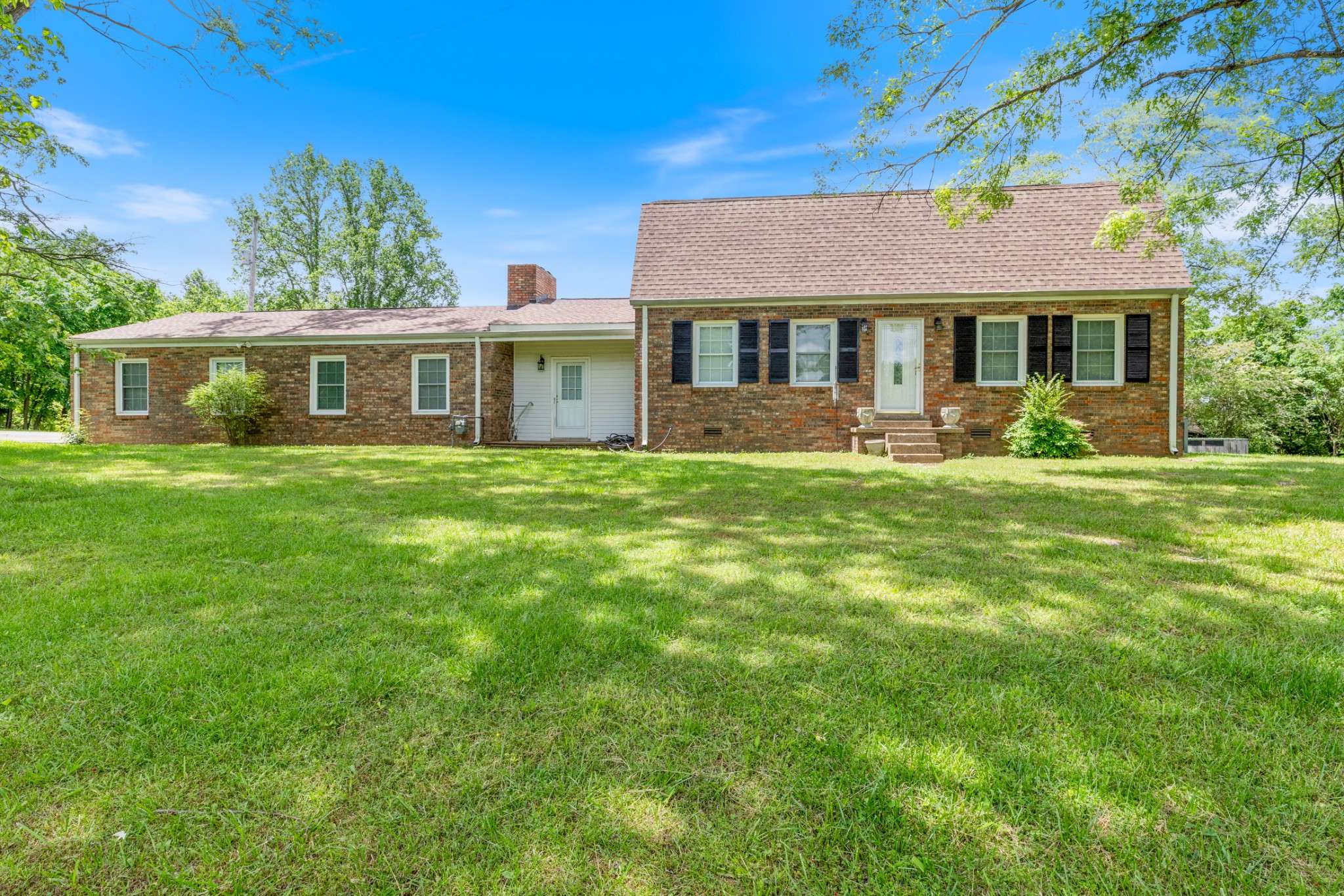 990 E Piney Rd, Dickson, TN 37055
