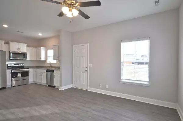 Clarksville, TN 37043,196 BAINBRIDGE DRIVE #B