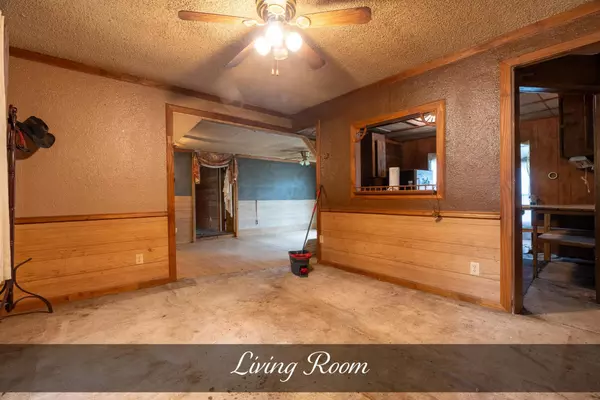 Crossville, TN 38572,486 Critter Creek Rd