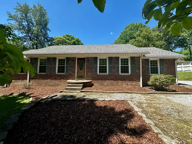 1026 Highland Dr, Dickson, TN 37055