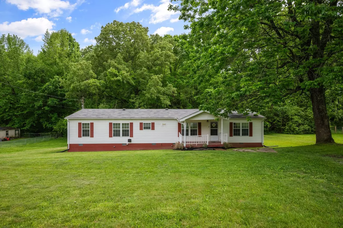 Charlotte, TN 37036,1023 Briarwood Dr