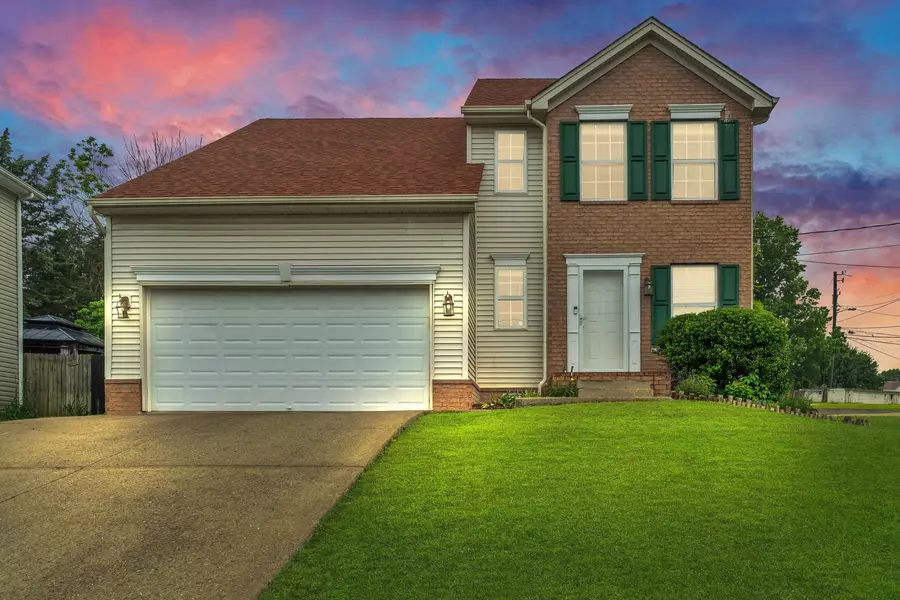 1233 Twin Circle Drive, Nashville, TN 37217