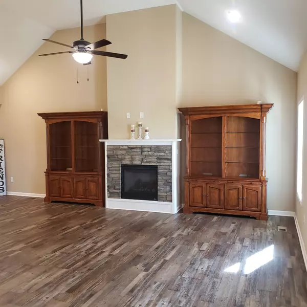 White Bluff, TN 37187,1346 Taylor Town Rd