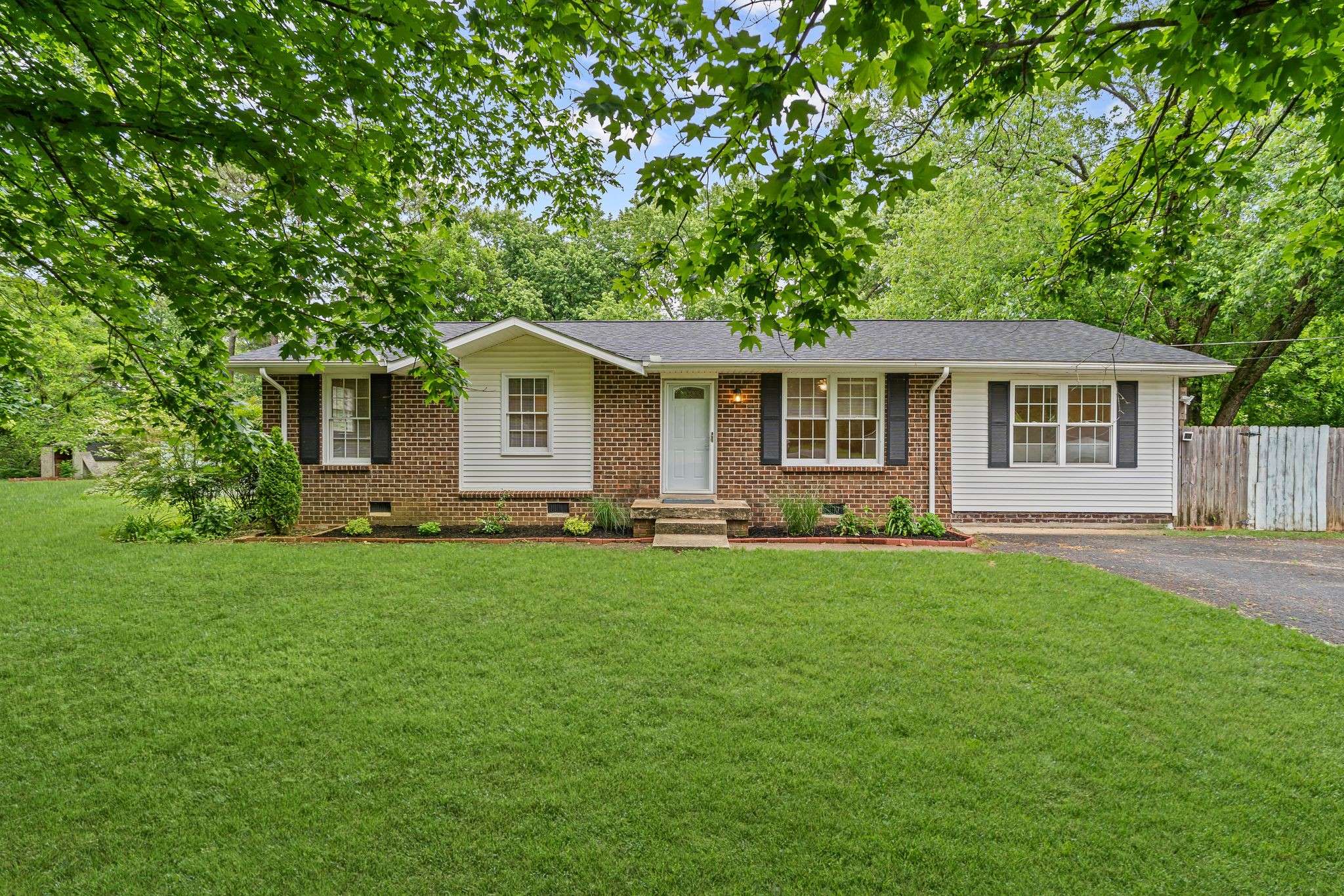 2311 Reidhurst Dr, Murfreesboro, TN 37127