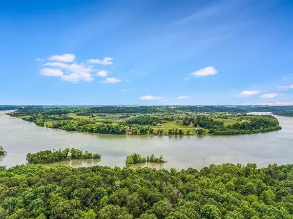 Loudon, TN 37774,238 Buckhorn Way