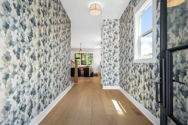 Nashville, TN 37209,530A Starliner Dr