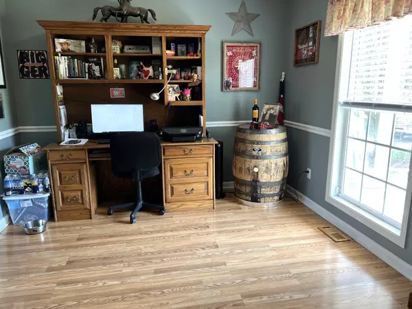 Wartrace, TN 37183,1224 Whiteside Hill Rd