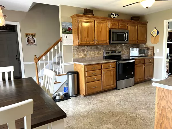 Wartrace, TN 37183,1224 Whiteside Hill Rd